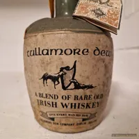 Tullamore Dew, 'Uisge Baugh', A Blend of Rare Old Irish Whiskey - Voorkant