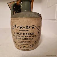 Tullamore Dew, 'Uisge Baugh', A Blend of Rare Old Irish Whiskey - Achterkant